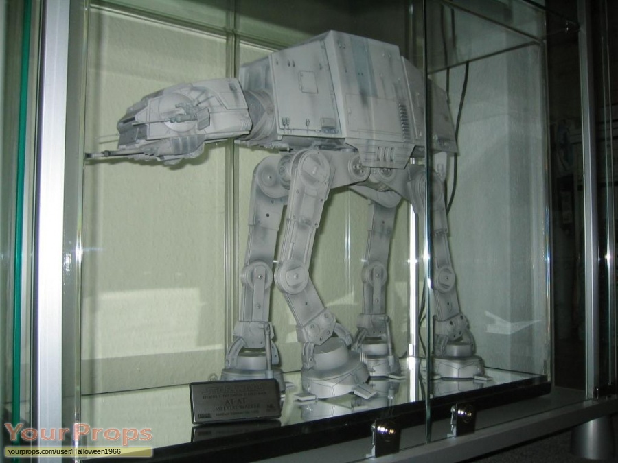 Star Wars  The Empire Strikes Back Master Replicas model   miniature