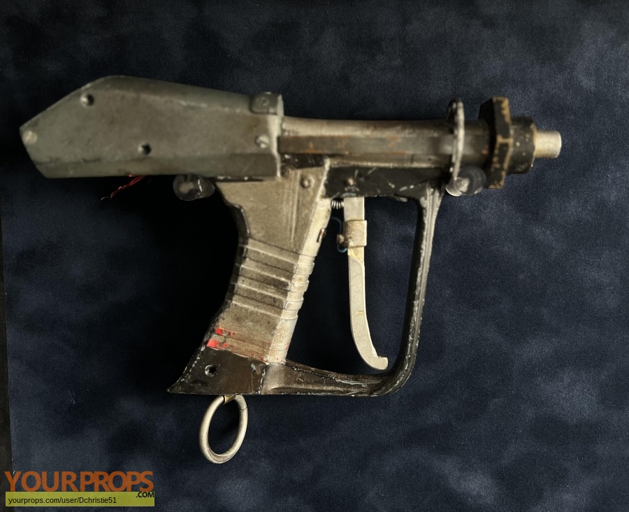 Cliffhanger original movie prop weapon