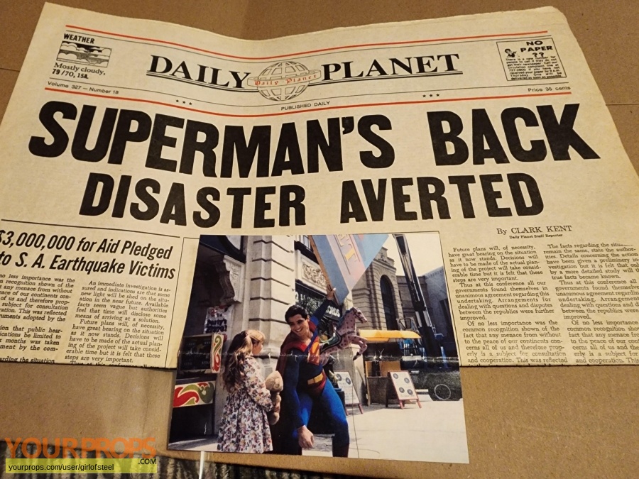 Lois   Clark - The New Adventures of Superman original movie prop