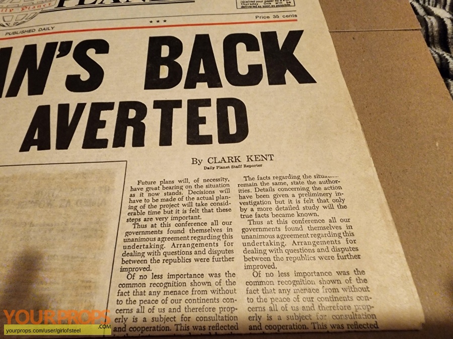 Lois   Clark - The New Adventures of Superman original movie prop