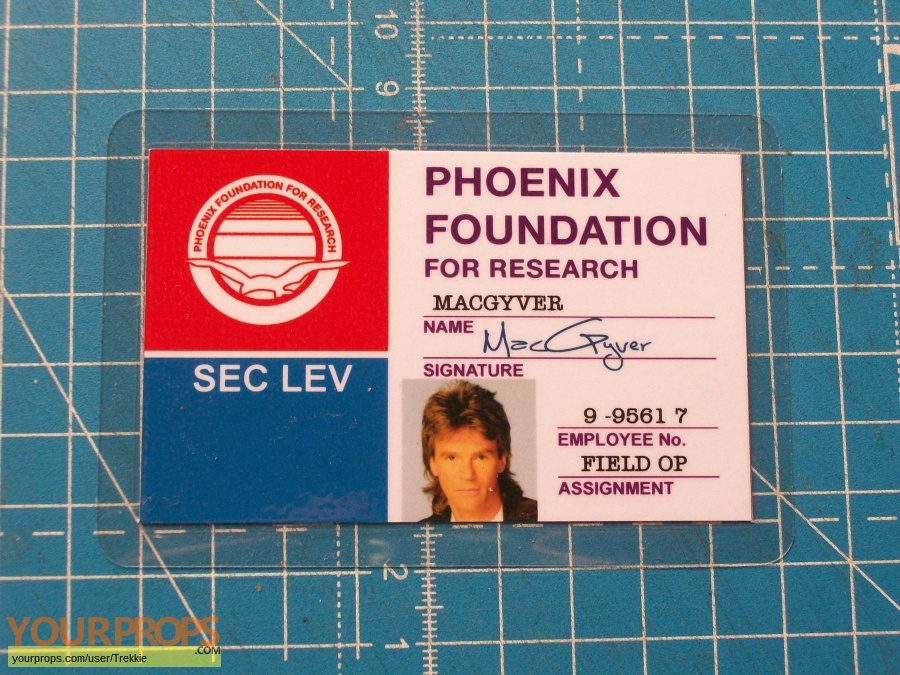 MacGyver replica movie prop