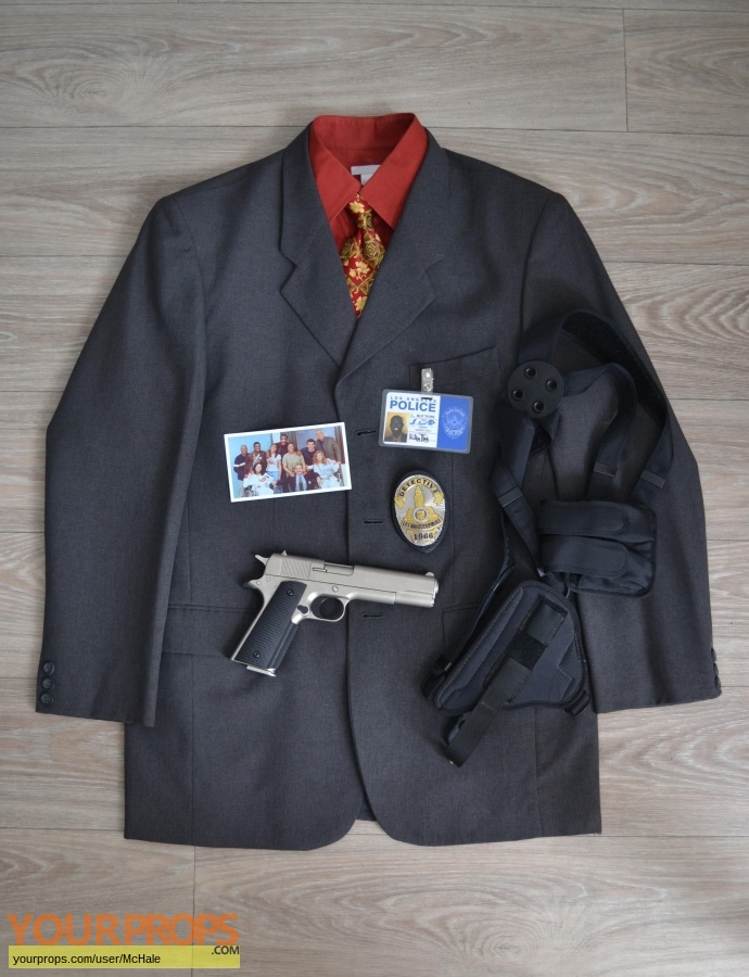 Lethal Weapon 4 replica movie prop