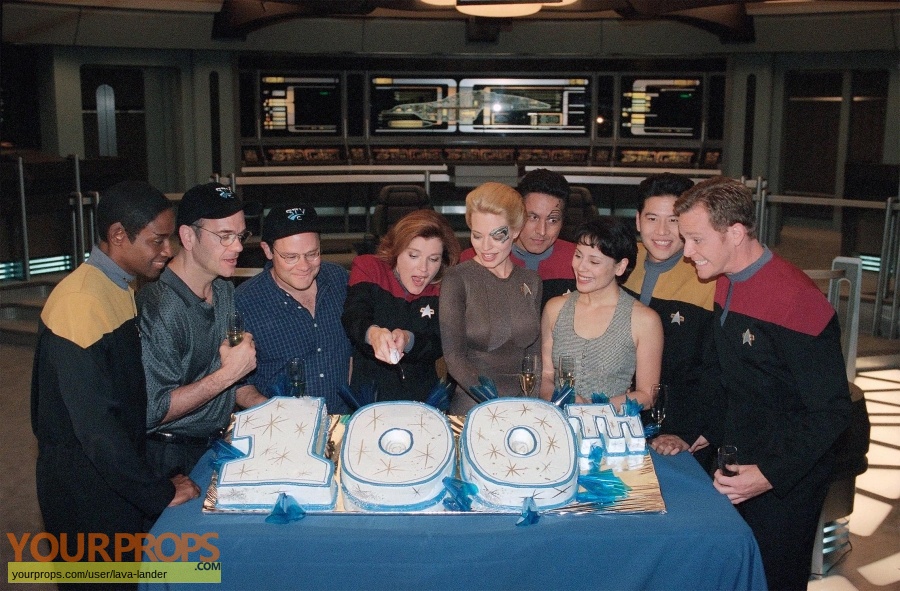 Star Trek  Voyager original film-crew items