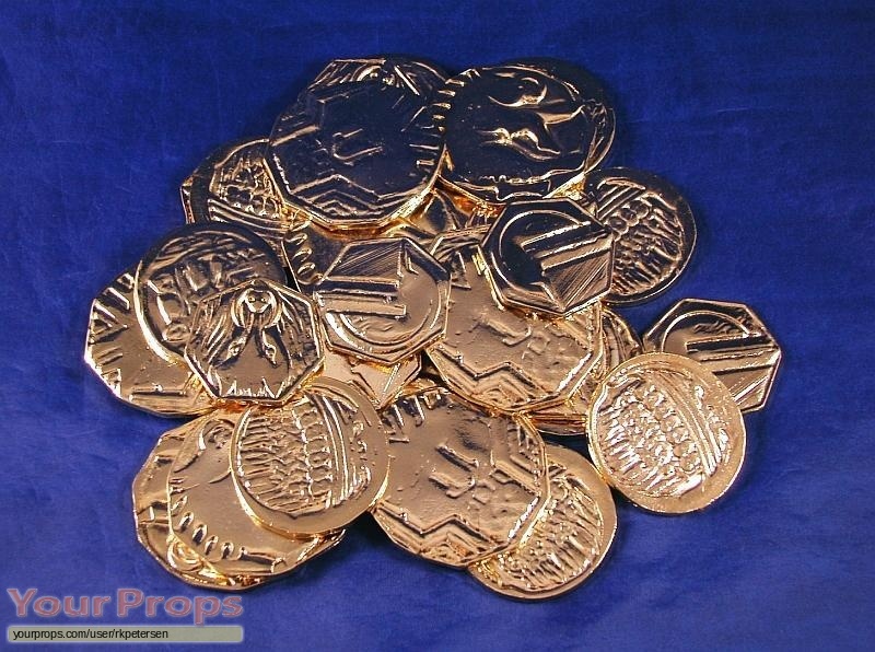 mountain of gold coins the hobbit