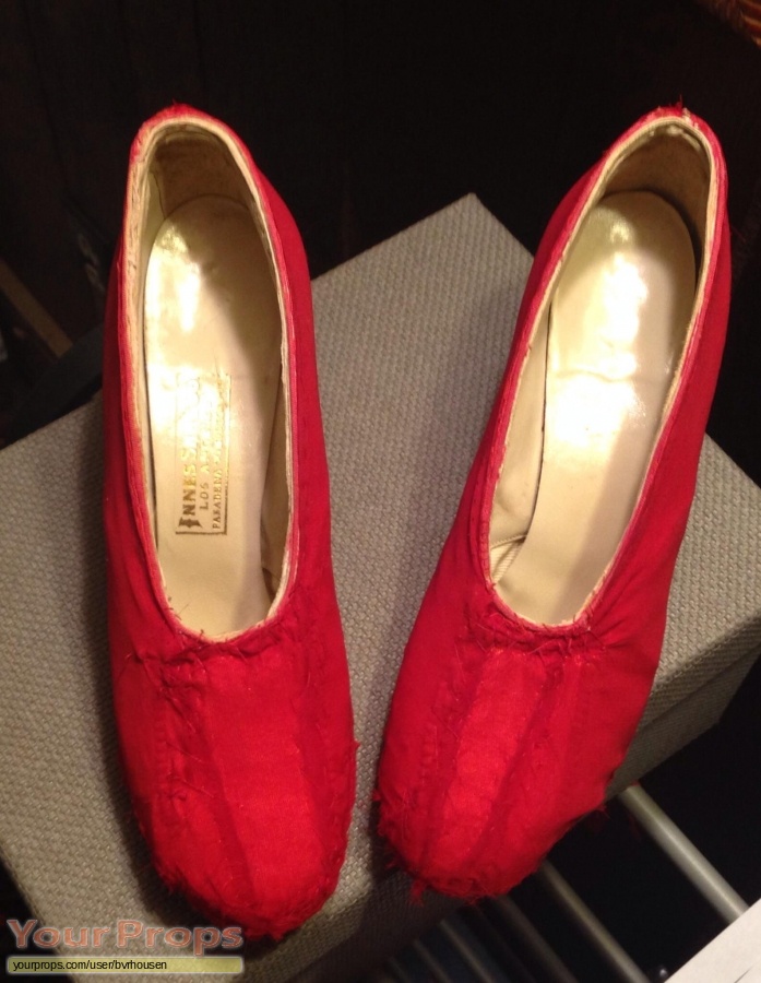 The Wizard of Oz Innes Shoe Co. Ruby Slippers 1 replica movie costume