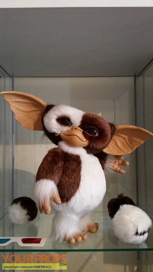 Gremlins 2  The New Batch replica movie prop