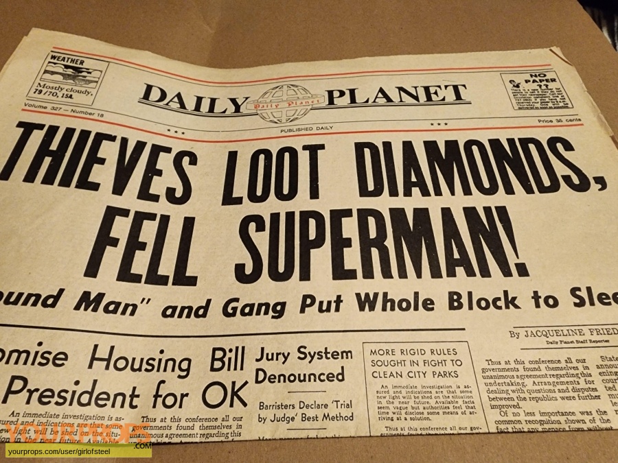 Lois   Clark - The New Adventures of Superman original movie prop