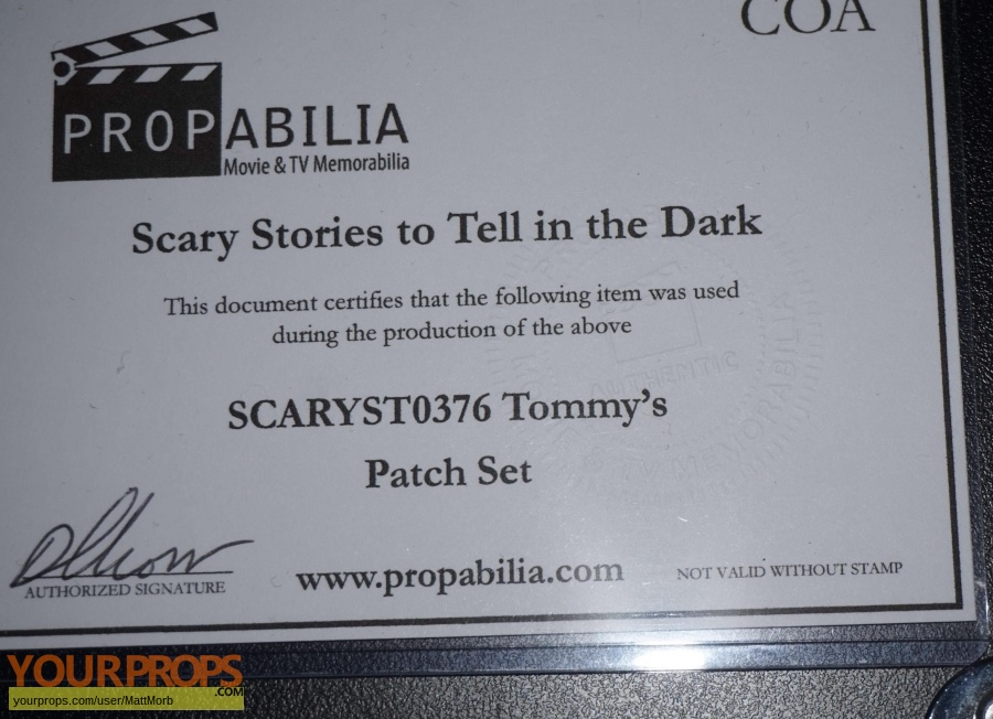 Scary Stories to Tell in the Dark original movie costume