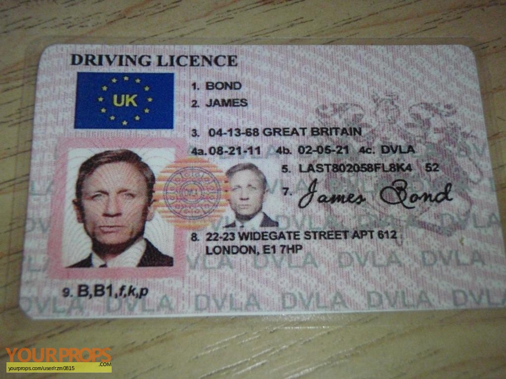 James Bond: Casino Royale MI6 Folder, AMEX-Card, Drivers License ...