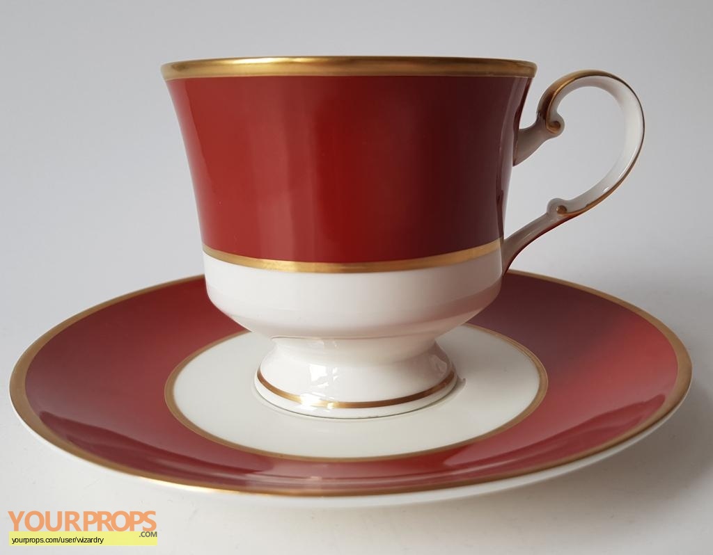 https://www.yourprops.com/movieprops/original/yp5e6567cf965f86.40954749/Star-Trek-Picard-Tea-Cup-and-Saucer-from-Picard-1.jpg